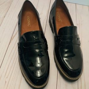 Patent Leather Vionic Shoes size 10 NWOT